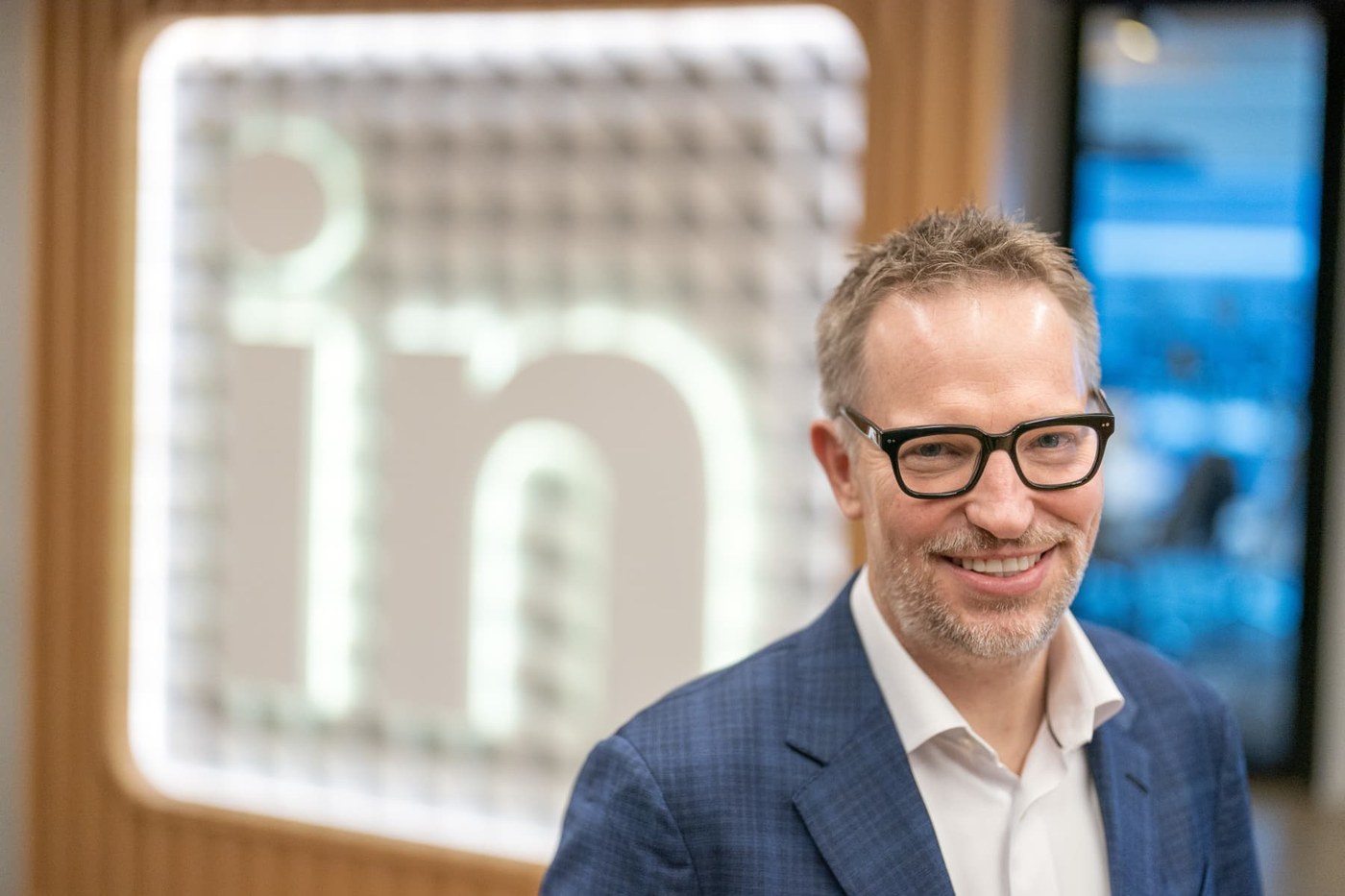 Former LinkedIn chief Roslansky to leave Microsoft, following other exec departures
