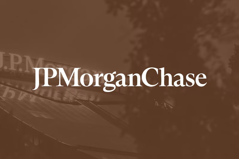 JPMorgan shares fall as profit misses, fixed-income trading revenue disappoints