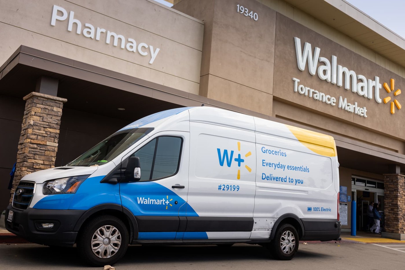 Why Walmart is moving in on DoorDash, Uber Eats delivery action, starting with donuts, coffee and sandwiches