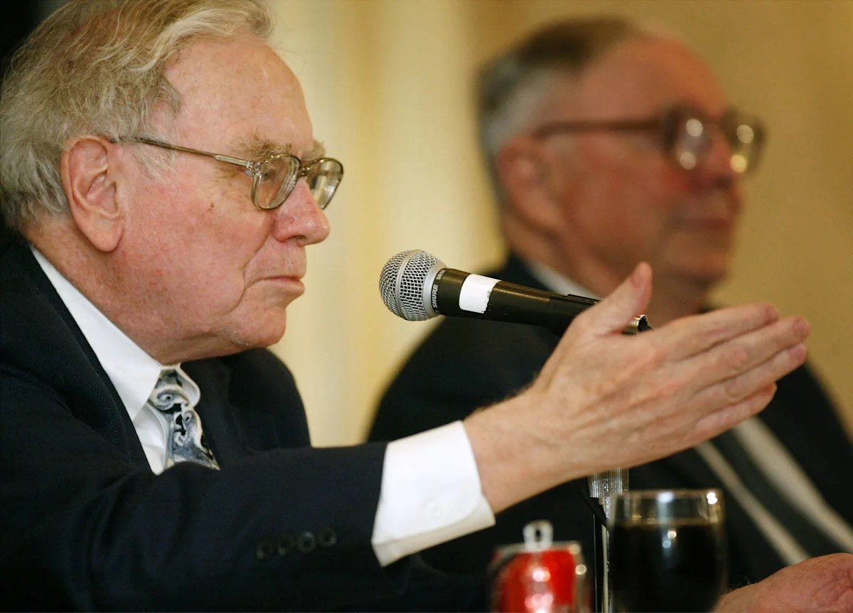 Warren Buffett's Berkshire raises stake in world's largest airline