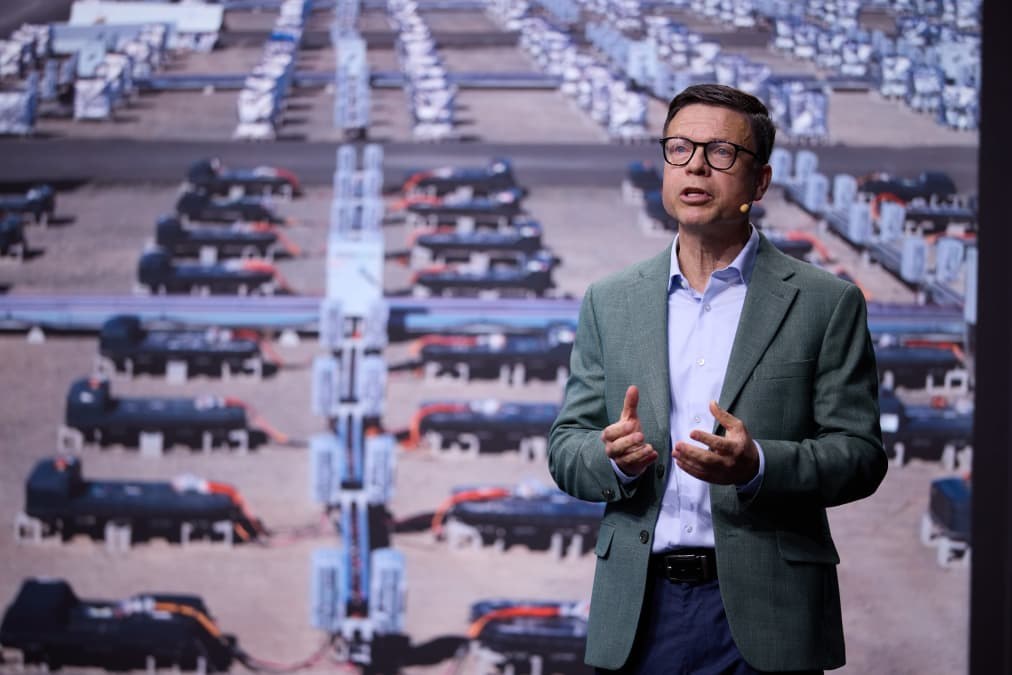 GM plans U.S. battery development as Trump's DOT attacks Ford for China ties
