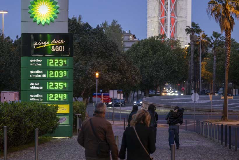 Gulf markets rise as oil prices climb on Iran sanction fears