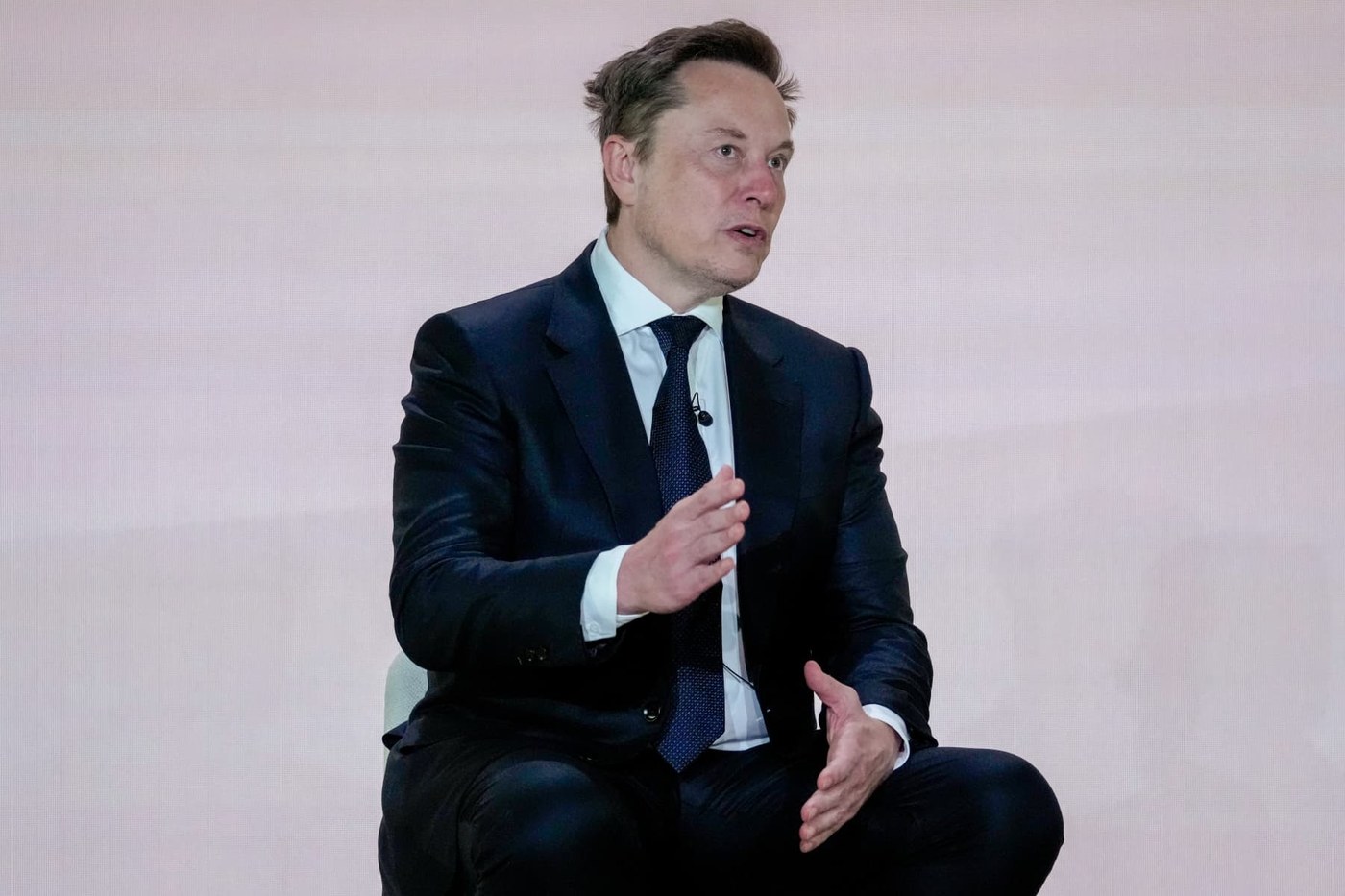 5 midterm money takeaways: Democrats have candidate cash. Republicans have Elon Musk