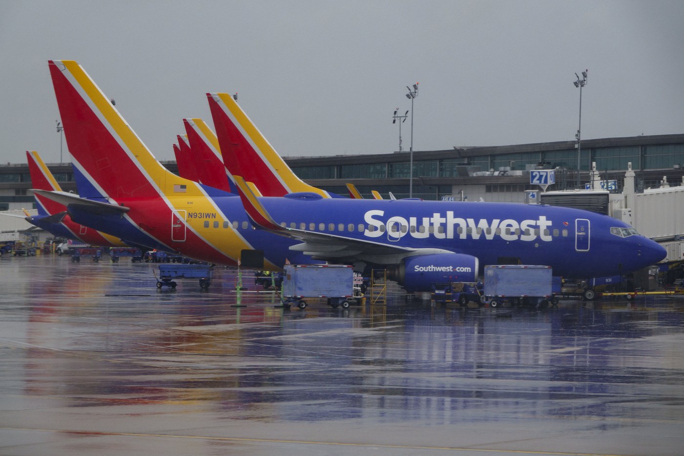 Southwest Airlines' third-quarter forecast falls short as fuel bill climbs